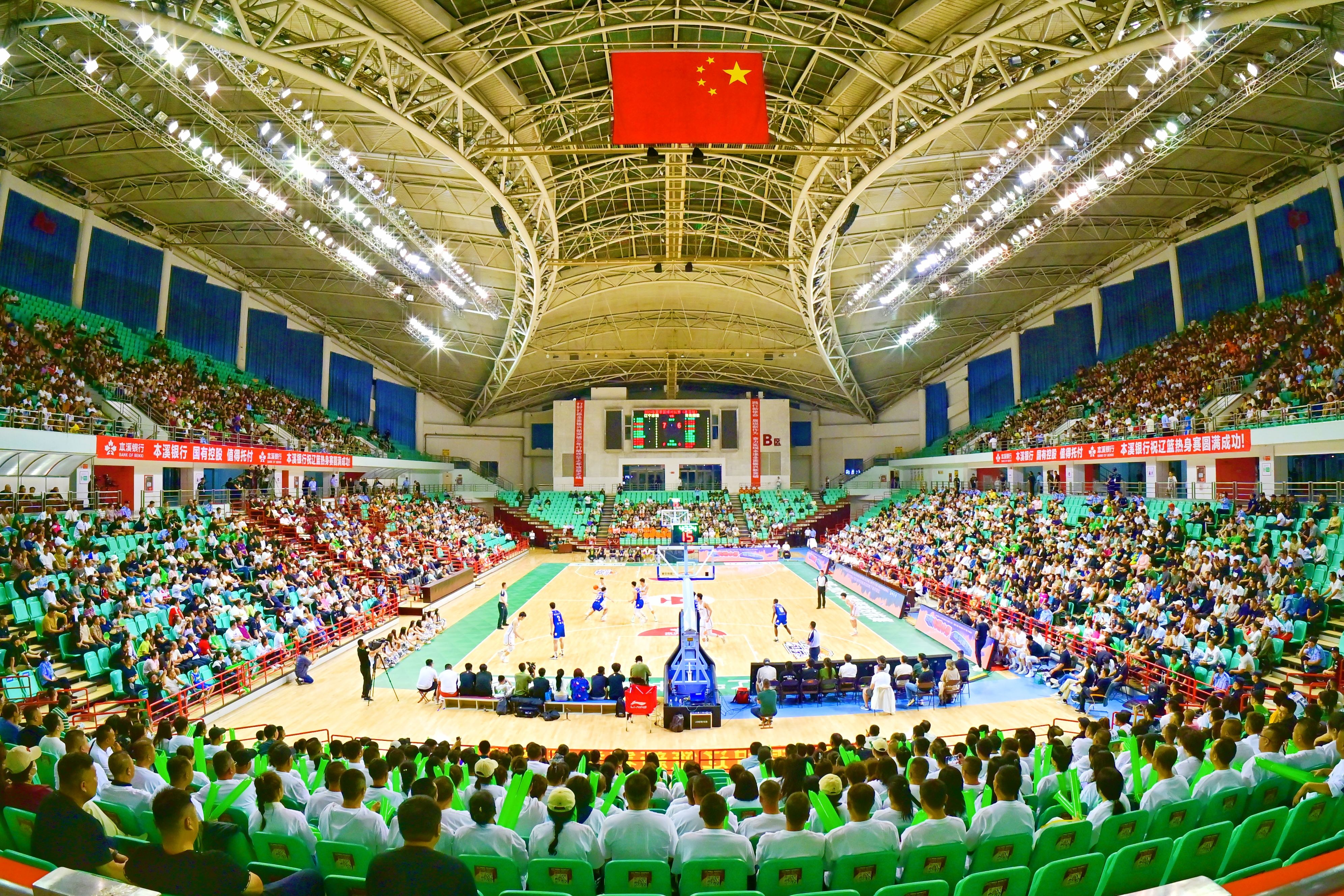 抖圈助阵辽篮角逐现场_抖圈水洞风物区